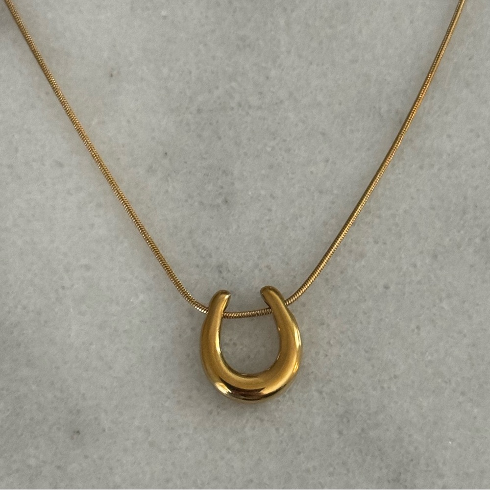 Gold Horseshoe Solid Pendant Charm Necklace 

Brand New